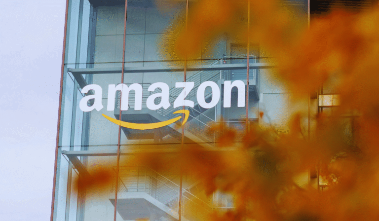 Amazon confirms 14,000 job losses in corporate division to streamline for AI growth. Biggest cuts since 2022; more expected in 2026. Key details inside.