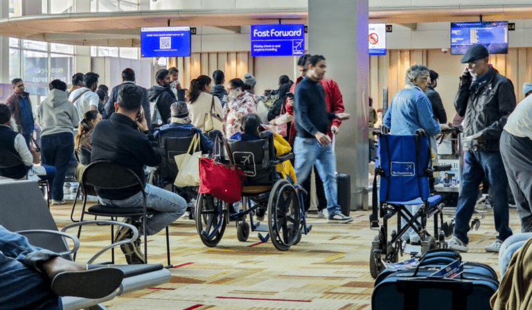 India warns IndiGo of regulatory action and takes action to cap airfare surge